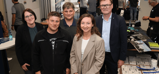 Daniela Stadman (von links), Andre Hagemeier, Patrick Meier, Sneshana Bajew und Hans Martin Grube freuten sich über den Infotag zum Thema Arbeitssicherheit und Prävention. © Merkur Group