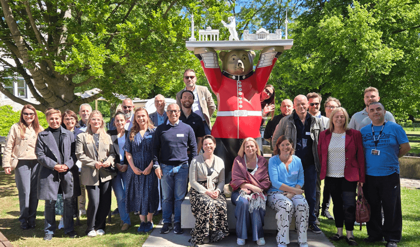 Die Datenschutzkoordinatoren der Merkur Group kamen zum Workshop auf Schloss Benkhausen zusammen. © Merkur Group