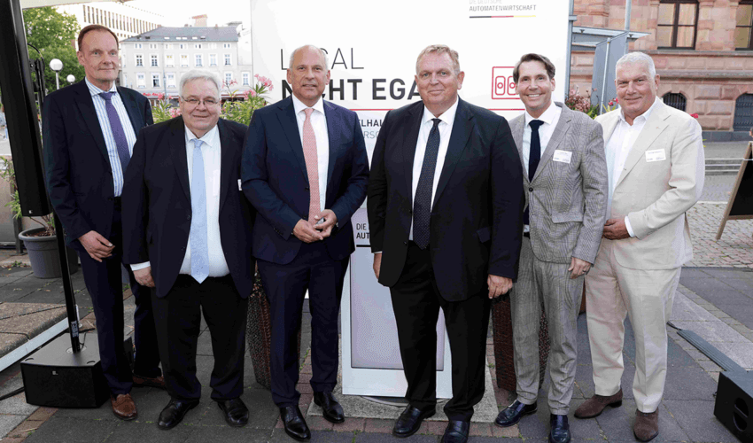 Michael Stang (von links), Michael Wollenhaupt, Prof. Dr. Roman Poseck, Georg Stecker, Andreas Rey und Christoph Schwarzer beim Parlamentarischen Abend in Wiesbaden. © DAW