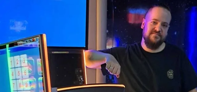 Löwen Play Eric Schmitt